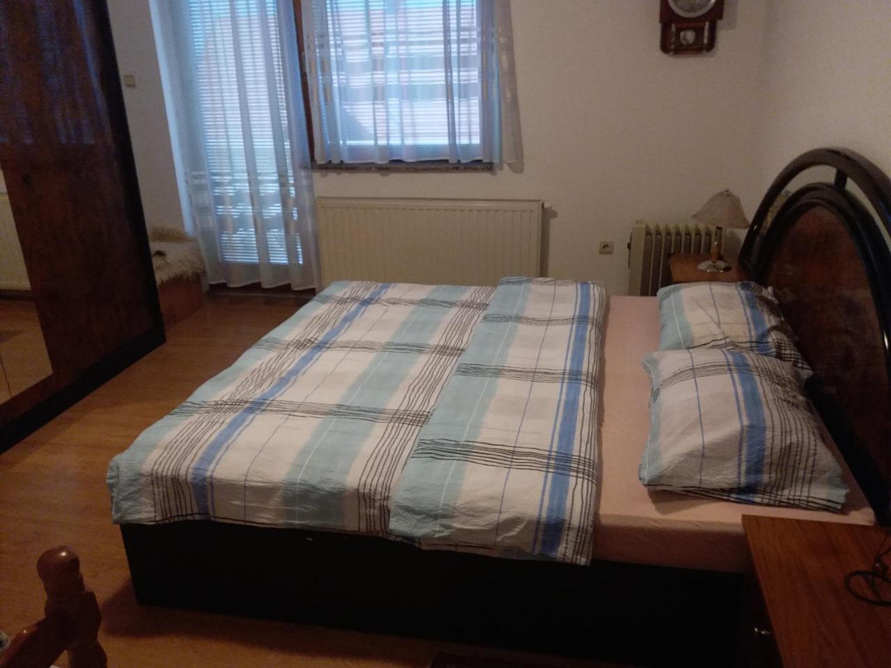 Kuca Za Odmor Sarcevic Lägenhet Prozor Exteriör bild