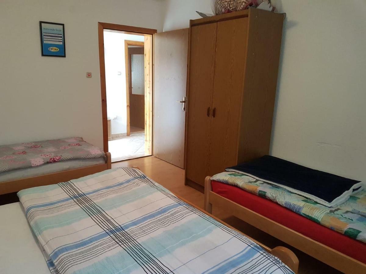 Kuca Za Odmor Sarcevic Lägenhet Prozor Exteriör bild